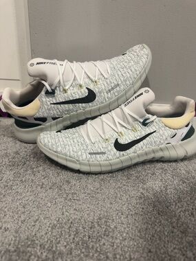 Nike Free Run 5.0 white/lite silver CZ1884-102 NWT